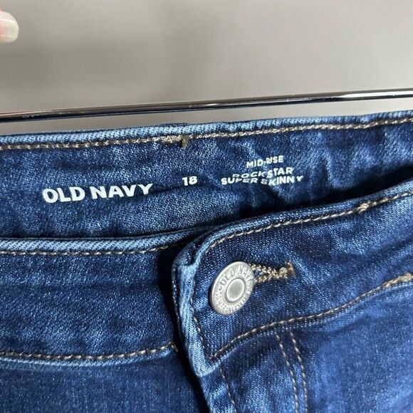 Old Navy Mid Rise Rockstar Super Skinny Jean Size 18 - Picture 8 of 12